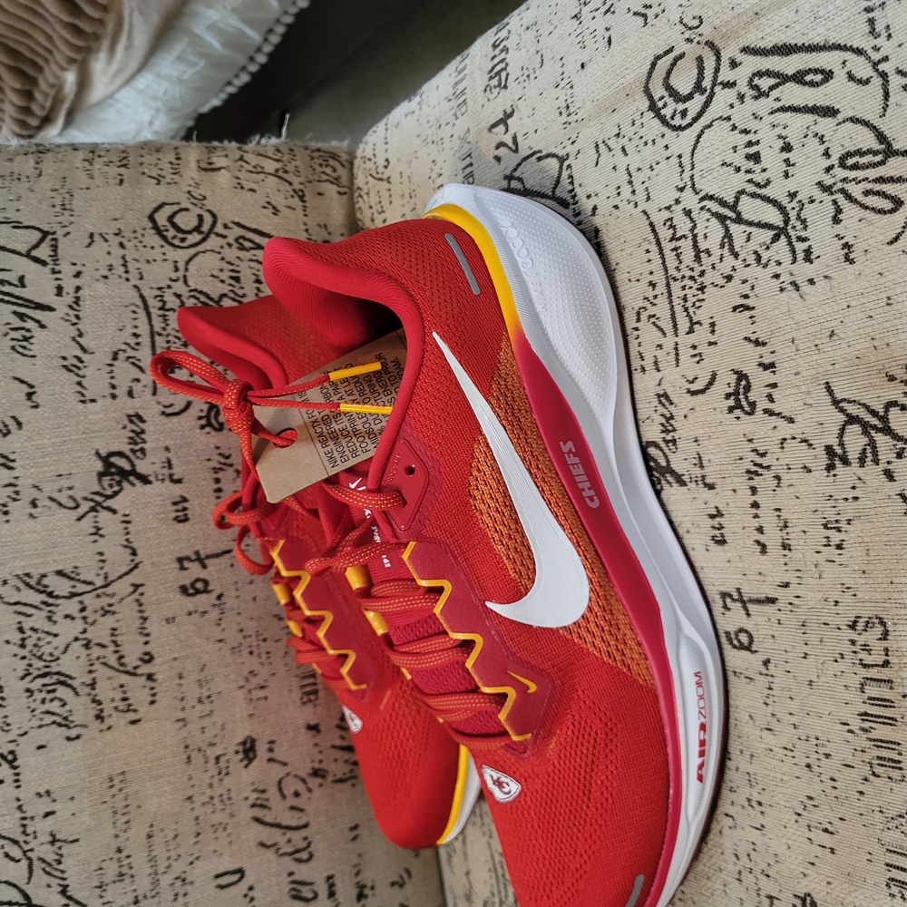 Nike Red and White Athletic Shoes - Picture 2 of 4